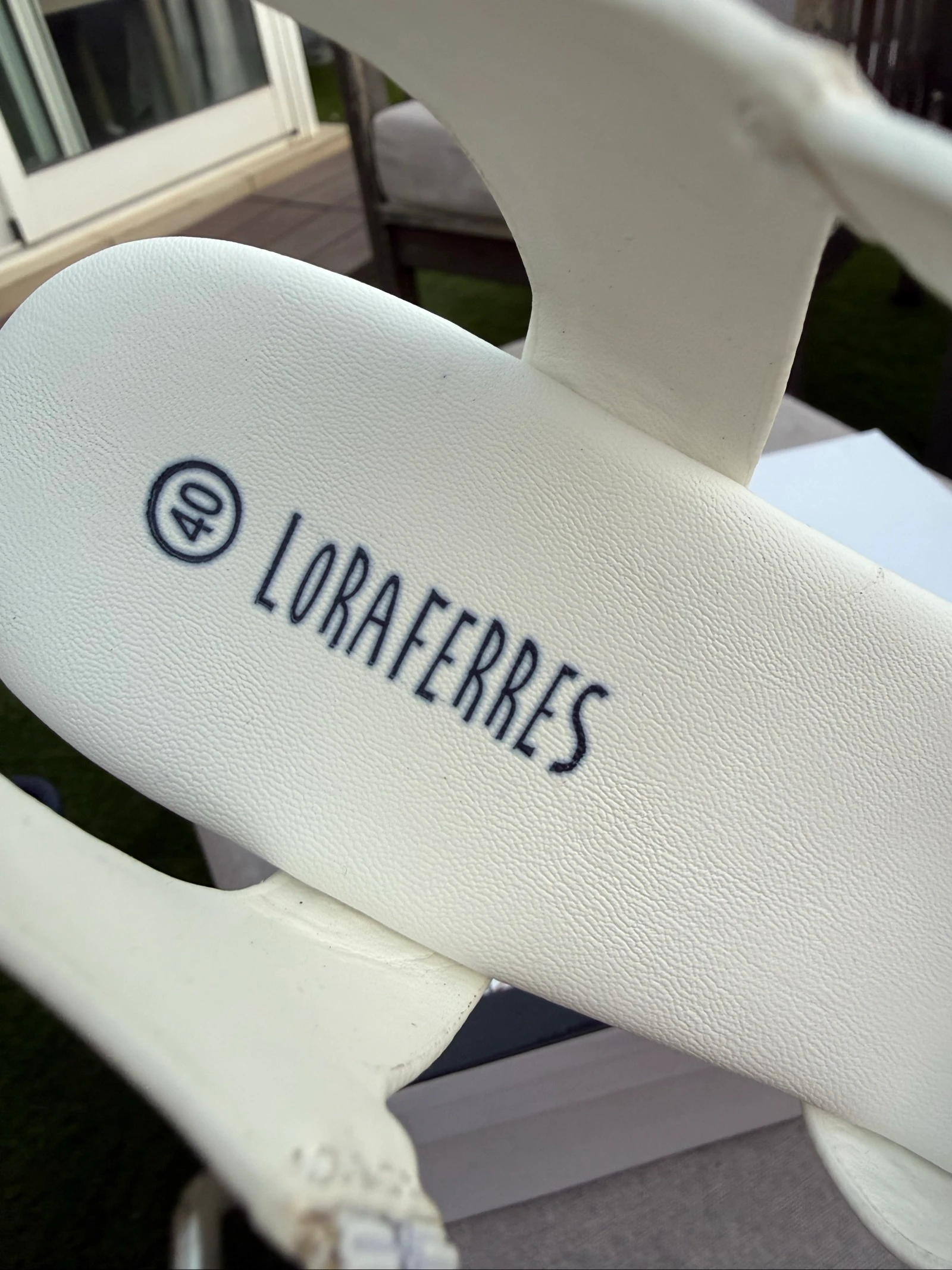 Sandales blanches à talon bloc plateforme LORA FERRES taille 40 – photo 4